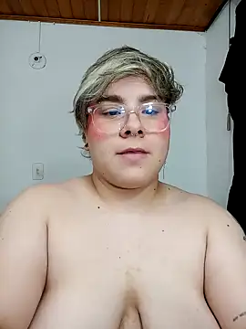 Snapshot of amalia_love chatting on January 5, 2025, 10:21 am amalia love online show from January 5, 2025, 10:21 am