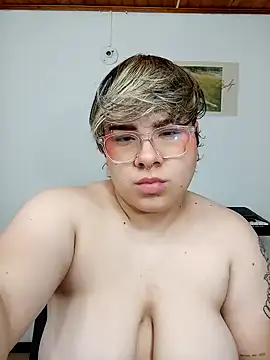 Snapshot of amalia_love chatting on January 26, 2025, 8:03 am amalia love online show from January 26, 2025, 8:03 am