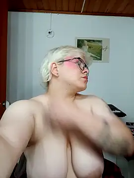 Snapshot of amalia_love chatting on September 13, 2025, 4:56 am amalia love online show from September 13, 2025, 4:56 am