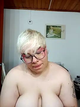 Snapshot of amalia_love chatting on September 25, 2025, 5:33 am amalia love online show from September 25, 2025, 5:33 am