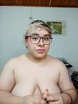 Snapshot of amalia_love chatting on November 9, 2025, 6:01 am amalia love online show from November 9, 2025, 6:01 am