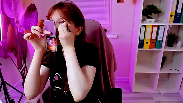 CarolGiggly online show from December 15, 2025, 2:05 am