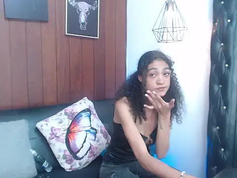 Snapshot of Aurora_ath chatting on May 7, 2026, 5:24 am Aurora ath online show from May 7, 2026, 5:24 am