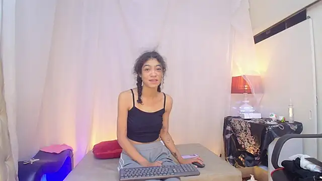 Snapshot of Aurora_ath chatting on June 15, 2026, 10:06 am Aurora ath online show from June 15, 2026, 10:06 am