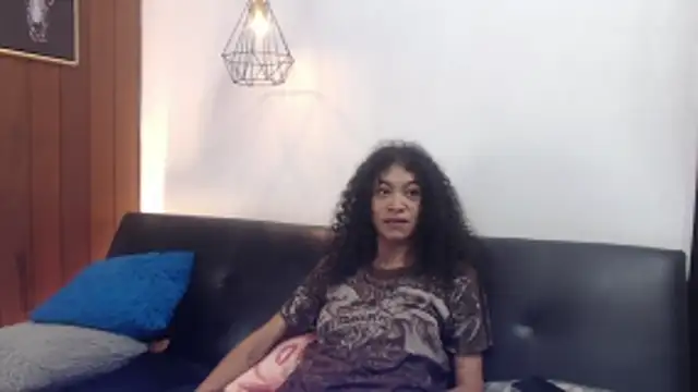 Snapshot of Aurora_ath chatting on June 17, 2026, 12:07 pm Aurora ath online show from June 17, 2026, 12:07 pm