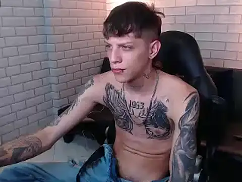 Snapshot of Adam_hard_ chatting on January 7, 2025, 11:03 pm Adam hard online show from January 7, 2025, 11:03 pm