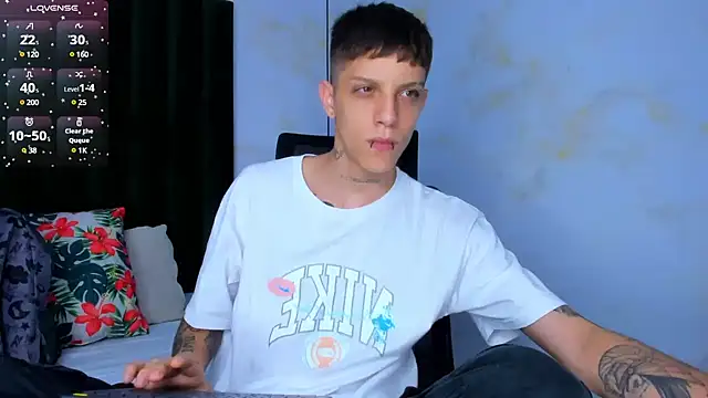 Snapshot of Adam_hard_ chatting on February 3, 2025, 7:42 pm Adam hard online show from February 3, 2025, 7:42 pm