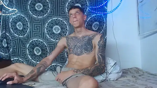 Snapshot of Adam_hard_ chatting on November 10, 2025, 6:51 pm Adam hard online show from November 10, 2025, 6:51 pm