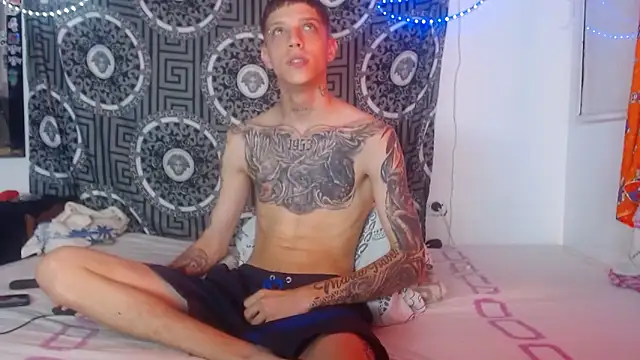 Snapshot of Adam_hard_ chatting on November 13, 2025, 1:21 pm Adam hard online show from November 13, 2025, 1:21 pm