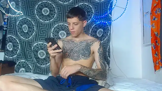 Snapshot of Adam_hard_ chatting on November 21, 2025, 4:49 pm Adam hard online show from November 21, 2025, 4:49 pm