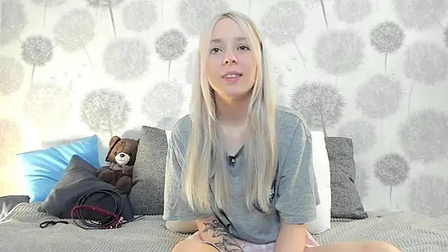 Snapshot of EngelFugler chatting on January 14, 2025, 12:14 pm EngelFugler online show from January 14, 2025, 12:14 pm