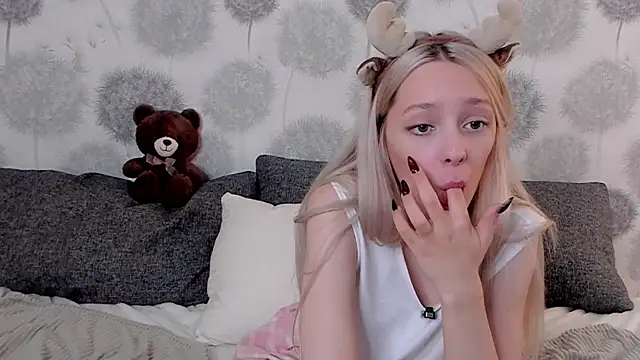 Snapshot of EngelFugler chatting on January 26, 2025, 2:30 pm EngelFugler online show from January 26, 2025, 2:30 pm