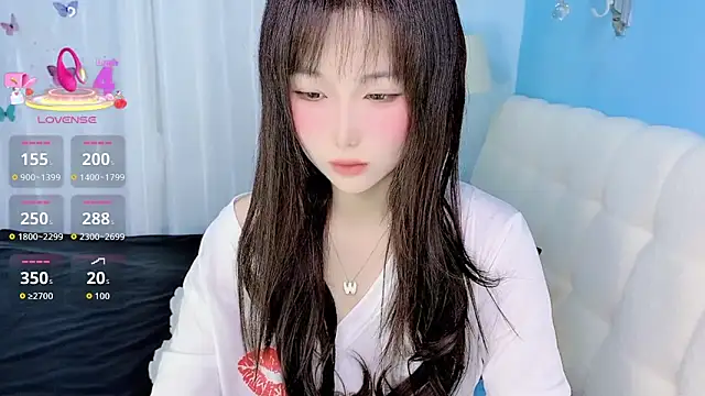 Snapshot of -Wendy__ chatting on May 10, 2026, 4:17 am -Wendy online show from May 10, 2026, 4:17 am
