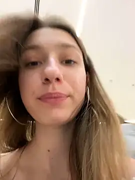 Lia  Love online show from January 10, 2025, 12:26 pm