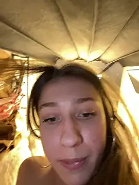 Lia  Love online show from January 10, 2025, 3:27 pm