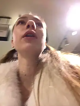 Lia  Love online show from January 23, 2025, 1:13 pm