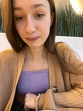 Lia  Love online show from January 24, 2025, 12:31 pm