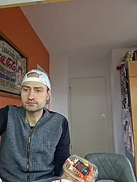 xxJANI2xx online show from March 8, 2026, 7:12 am