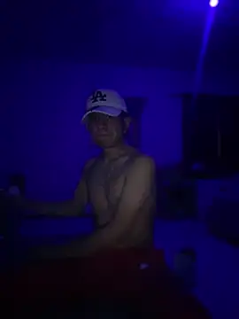 oiram27 online show from April 13, 2026, 5:35 am