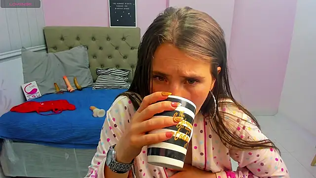 lauren rios7 online show from February 15, 2025, 1:21 am