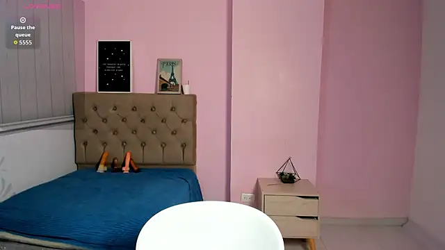 lauren rios7 online show from September 12, 2025, 7:47 pm