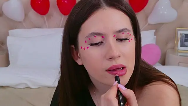 milaleoneli online show from February 12, 2025, 3:38 pm