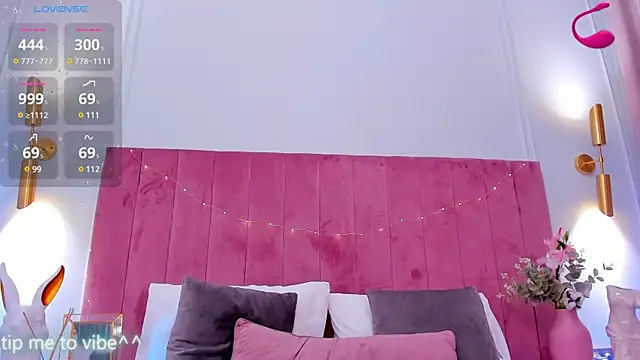 Mayzzie online show from March 13, 2025, 2:49 am