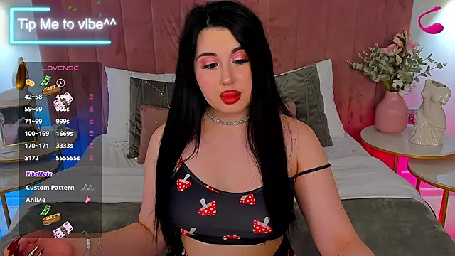 Mayzzie online show from October 19, 2025, 7:47 pm