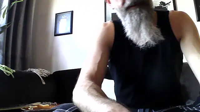 Snapshot of Kingsscepter chatting on February 1, 2025, 9:32 am Kingsscepter online show from February 1, 2025, 9:32 am