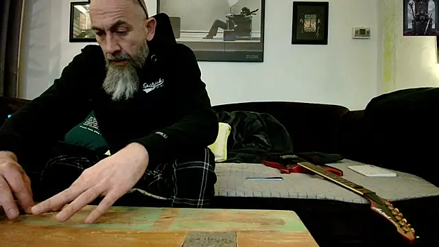 Snapshot of Kingsscepter chatting on March 10, 2025, 8:12 pm Kingsscepter online show from March 10, 2025, 8:12 pm