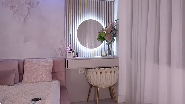 Snapshot of JullyBlair chatting on February 2, 2025, 5:42 am JullyBlair online show from February 2, 2025, 5:42 am