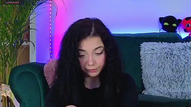 AveryWillow online show from March 3, 2026, 11:54 pm