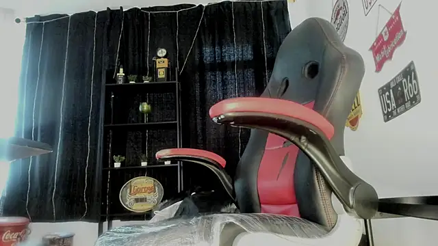 Snapshot of the_beast_master_ chatting on June 15, 2026, 1:24 pm the beast master online show from June 15, 2026, 1:24 pm