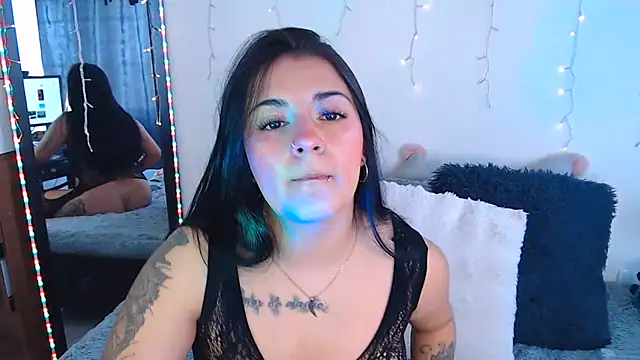 Snapshot of Samanta_james19 chatting on July 26, 2026, 6:04 pm Samanta james19 online show from July 26, 2026, 6:04 pm