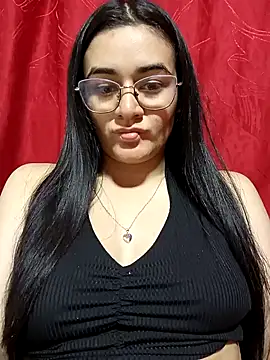 Snapshot of Hanna_Kinsley chatting on December 19, 2024, 12:13 am Hanna Kinsley online show from December 19, 2024, 12:13 am