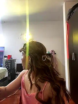 Snapshot of Rouse_Hilton chatting on October 23, 2025, 11:14 pm Rouse Hilton online show from October 23, 2025, 11:14 pm