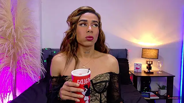 Snapshot of Rouse_Hilton chatting on November 12, 2025, 11:03 pm Rouse Hilton online show from November 12, 2025, 11:03 pm