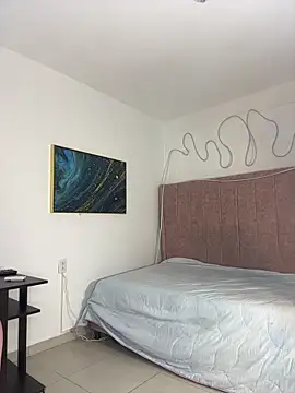 naomiii   online show from September 13, 2025, 3:28 am