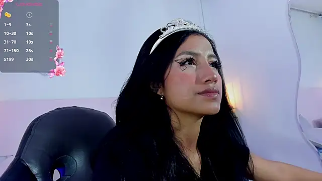 naomiii   online show from September 25, 2025, 12:09 pm