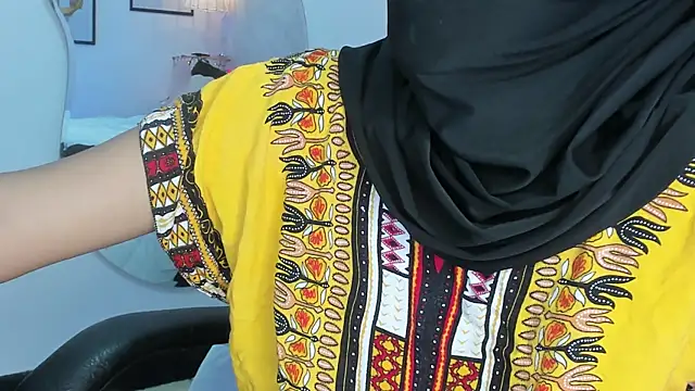 naomiii   online show from December 20, 2025, 1:40 pm