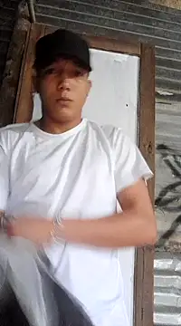 Snapshot of tayson_ chatting on January 16, 2025, 11:58 am tayson online show from January 16, 2025, 11:58 am