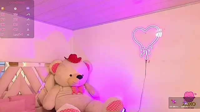 Snapshot of Jazmin_tay chatting on October 3, 2025, 11:51 am Jazmin tay online show from October 3, 2025, 11:51 am