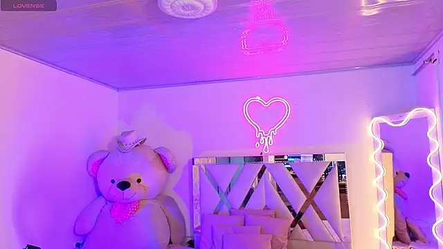 Snapshot of Jazmin_tay chatting on October 29, 2025, 11:56 am Jazmin tay online show from October 29, 2025, 11:56 am