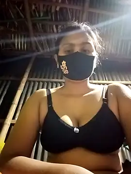 Snapshot of HenaAra chatting on December 30, 2024, 3:35 pm HenaAra online show from December 30, 2024, 3:35 pm