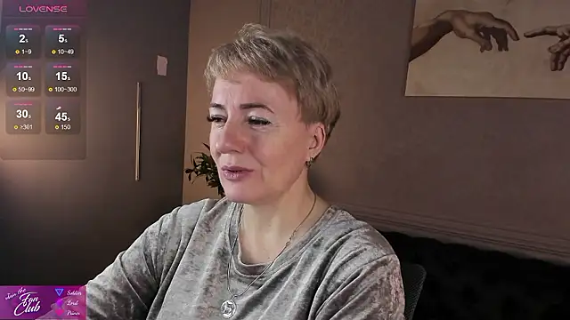 Snapshot of Nika_Smit chatting on December 7, 2024, 5:15 am Nika Smit online show from December 7, 2024, 5:15 am