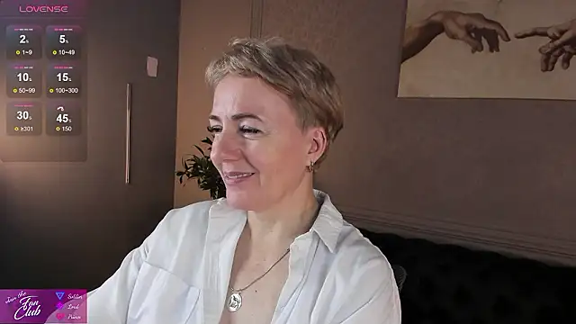 Snapshot of Nika_Smit chatting on December 7, 2024, 8:22 am Nika Smit online show from December 7, 2024, 8:22 am