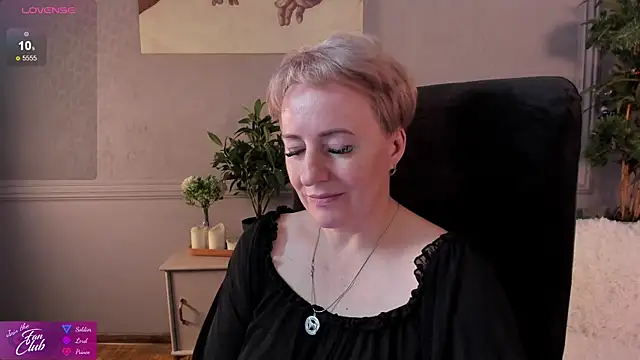 Snapshot of Nika_Smit chatting on December 14, 2024, 3:04 pm Nika Smit online show from December 14, 2024, 3:04 pm