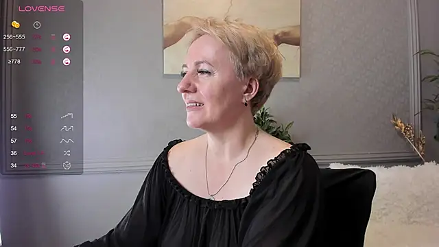 Snapshot of Nika_Smit chatting on December 24, 2024, 6:28 pm Nika Smit online show from December 24, 2024, 6:28 pm