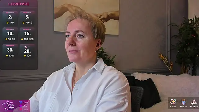 Snapshot of Nika_Smit chatting on January 10, 2025, 9:44 am Nika Smit online show from January 10, 2025, 9:44 am