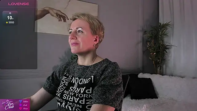 Snapshot of Nika_Smit chatting on January 25, 2025, 11:13 am Nika Smit online show from January 25, 2025, 11:13 am